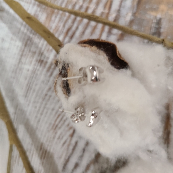 🦷🦷NEW🦷🦷ADORABLE!! 925 Sterling Silver Tooth Earrings with tiny CZ🦷🦷 - Picture 12 of 13
